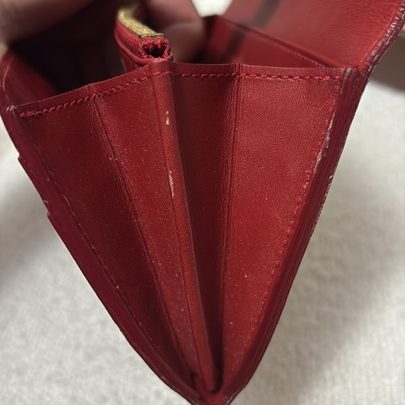 Louis Vuitton Sarah Wallet in Vernis Red - Picture 6 of 6